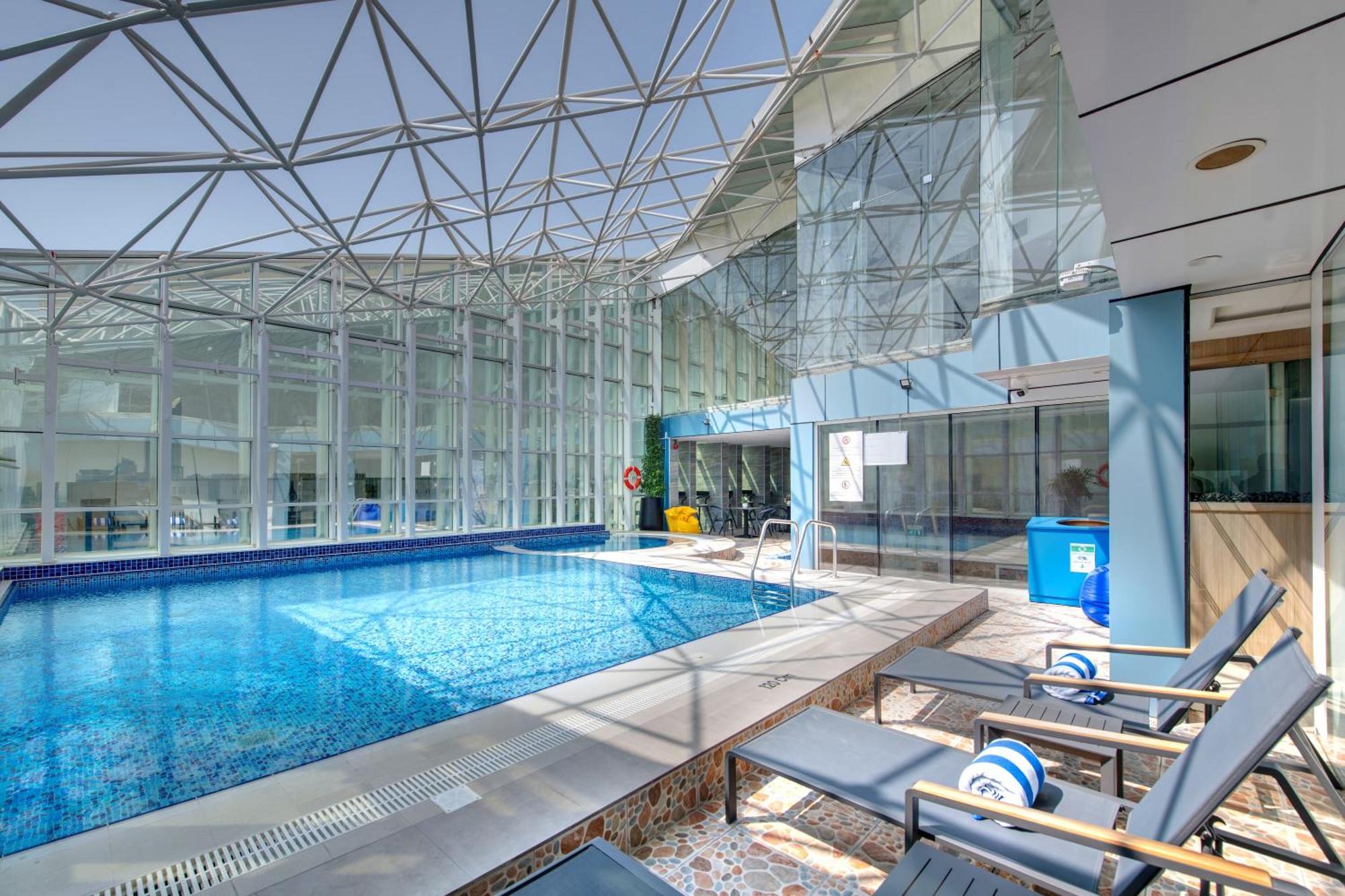 La Quinta By Wyndham Abu Dhabi Al Wahda Hotell Eksteriør bilde